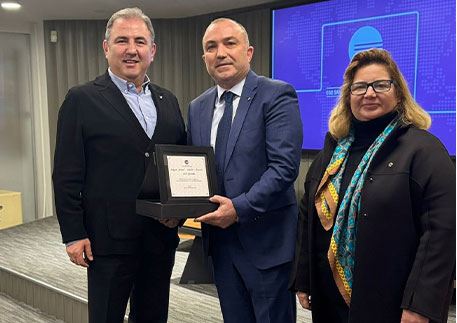 Ege Sanayicileri ve İşinsanları Derneği ( ESİAD) Giriş Töreni’nden.